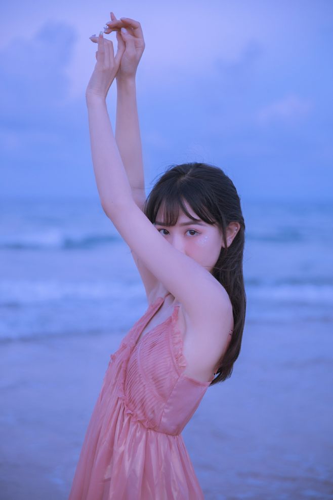床上的夜半照片uncensored
